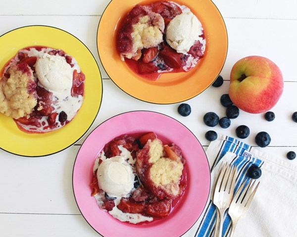 Slow-cooker peach and blueberry cobbler
