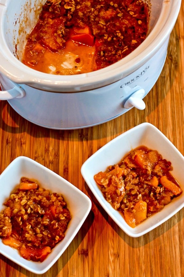 Slow cooker peach crisp
