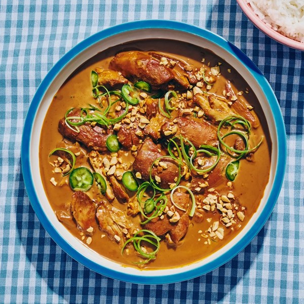 Slow-cooker peanut butter chicken 