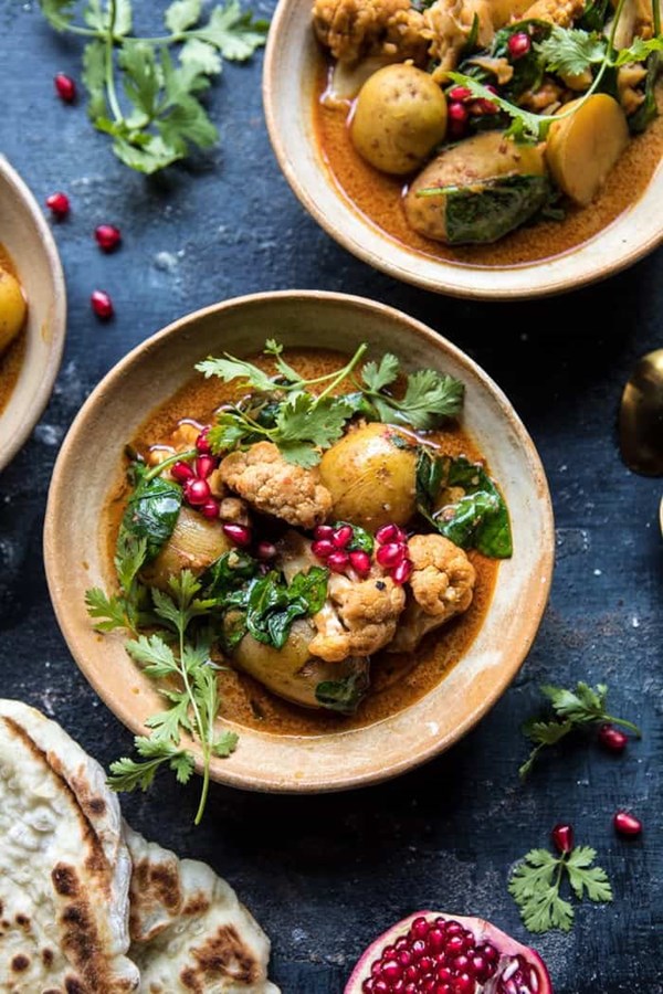 Slow cooker potato and cauliflower curry
