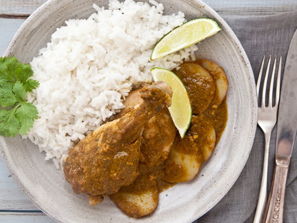 Slow-cooker Puerto Rican chicken in green sauce