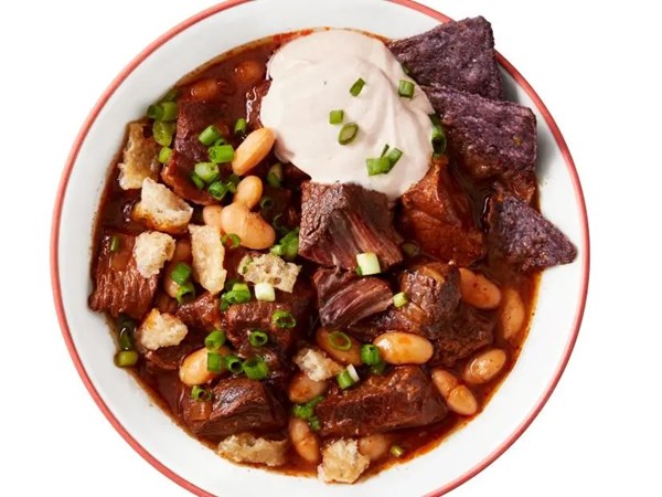 Slow-cooker pulled pork chili