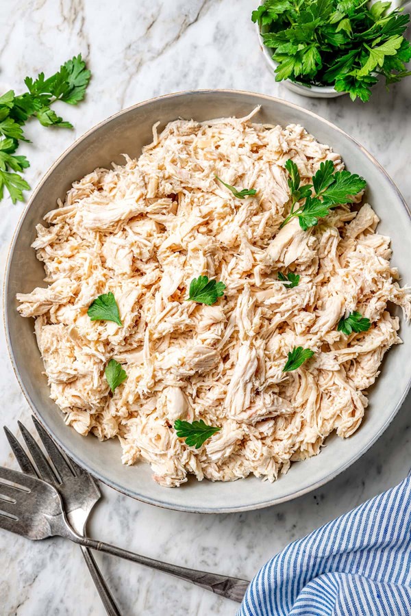 Slow cooker shredded chicken 