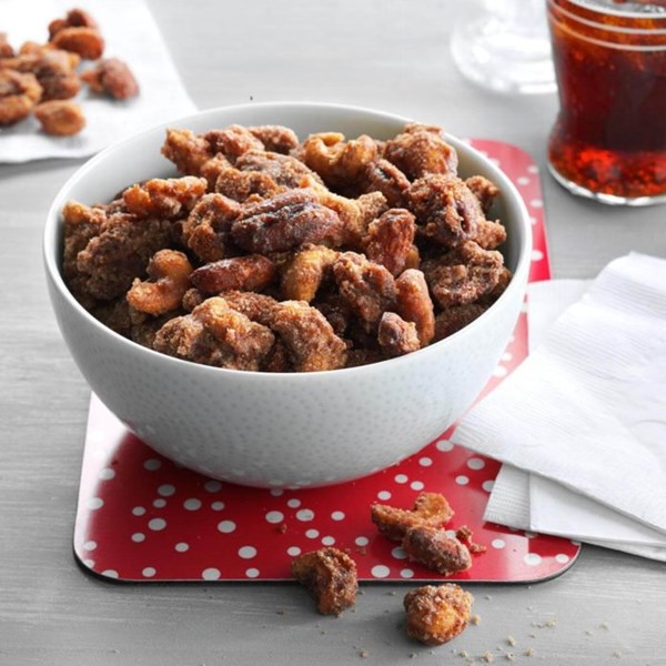 Slow cooker spiced mixed nuts
