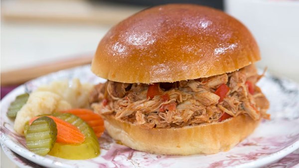 Slow cooker spicy Buffalo chicken sandwiches