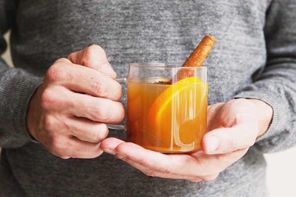 Slow-cooker spiked mulled cider