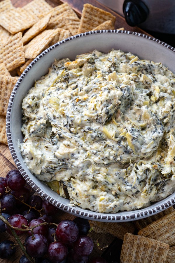 Slow cooker spinach and artichoke dip