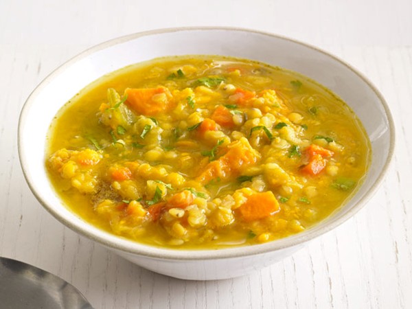 Slow-cooker sweet potato and lentil soup