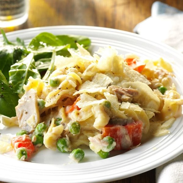 Slow cooker tuna noodle casserole