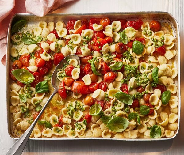 Slow roast tomato & basil pasta