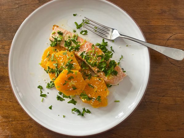 Slow-roasted salmon with oranges and ginger 