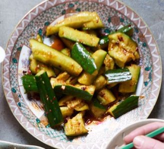 Smacked cucumber pickles 
