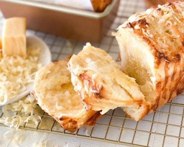 Small-batch four-cheese pull-apart milk bread