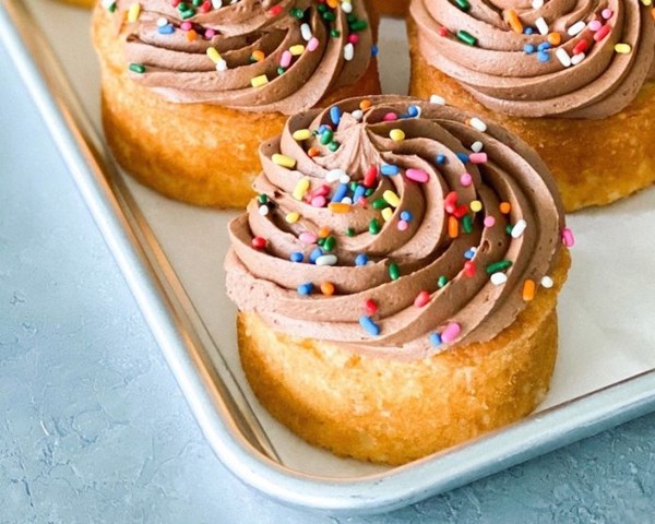Small-batch vanilla buttermilk mini cakes with chocolate buttermilk frosting