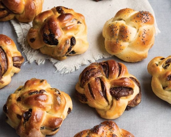 Small challah buns