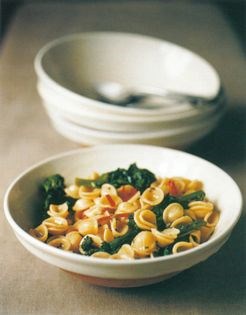 Small orecchiette with rape tops (Chiancarelle con cime di rape)