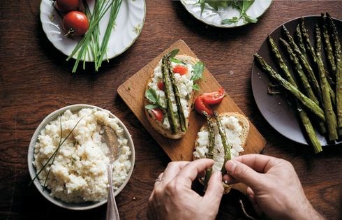 Smashed cauliflower sandwiches with roasted asparagus