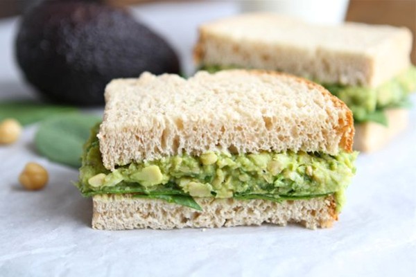 Smashed chickpea & avocado salad sandwich