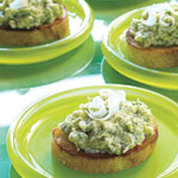 Smashed pea crostini