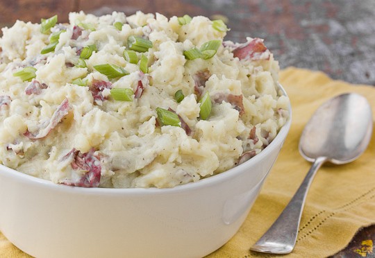 Smashed potatoes with Gouda and horseradish