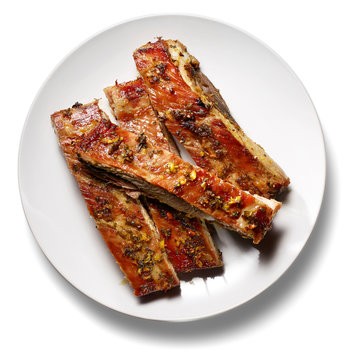 Smoked and roasted spare ribs with sage and ginger
