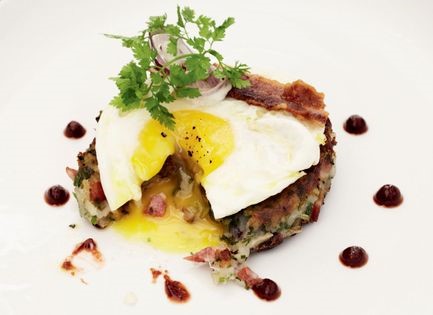 Smoked bacon hash cake (Smoked bacon hash cake with fried duck egg and gooseberry ketchup)