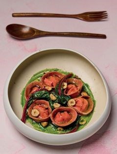 Smoked burrata and beetroot tortelli with rainbow chard and hazelnuts (Tortelli di pasta alle barbabietole, burrata affumicata e bietole)