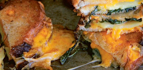 Smoked cheddar & apple grilled cheese