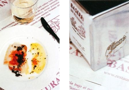 Smoked cod, tomato and black olive oil toasts (Bacalao ahumado y vinagreta de tomate con aceite de aceituna negra)