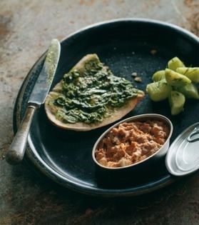 Smoked eel pâté, pickled cucumber & spring onion flatbread