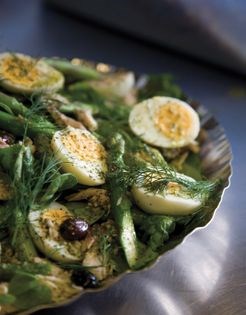 Smoked fish & asparagus salad