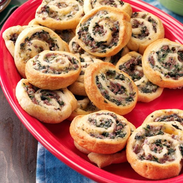 Smoked Gouda & roast beef pinwheels