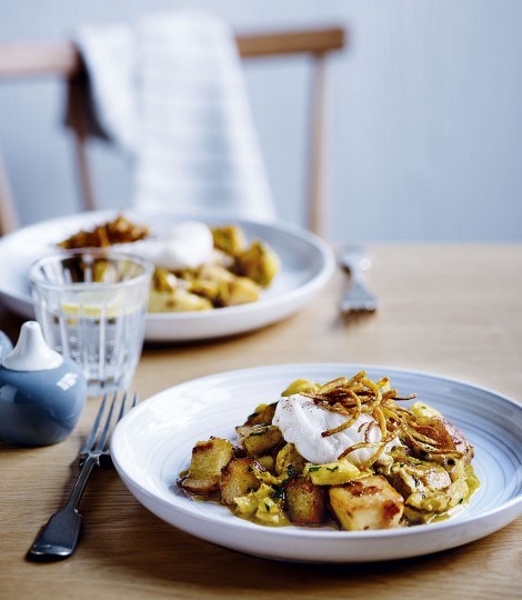 Smoked haddock, crispy onions, curry sauce