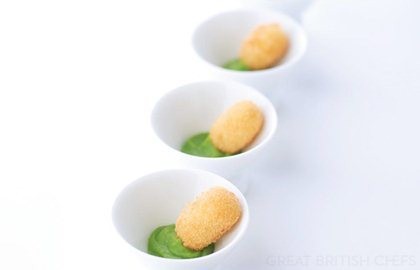 Smoked haddock croquettes with pea purée