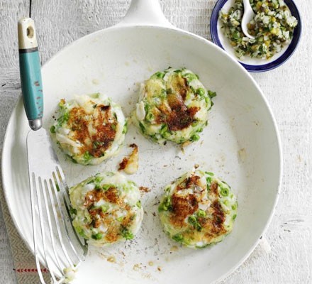 Smoked haddock fishcakes with tartare relish