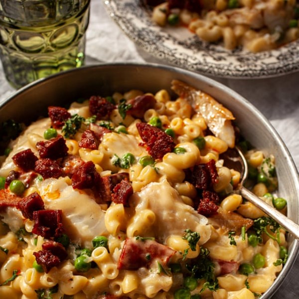 Smoked haddock, pea and chorizo macaroni cheese