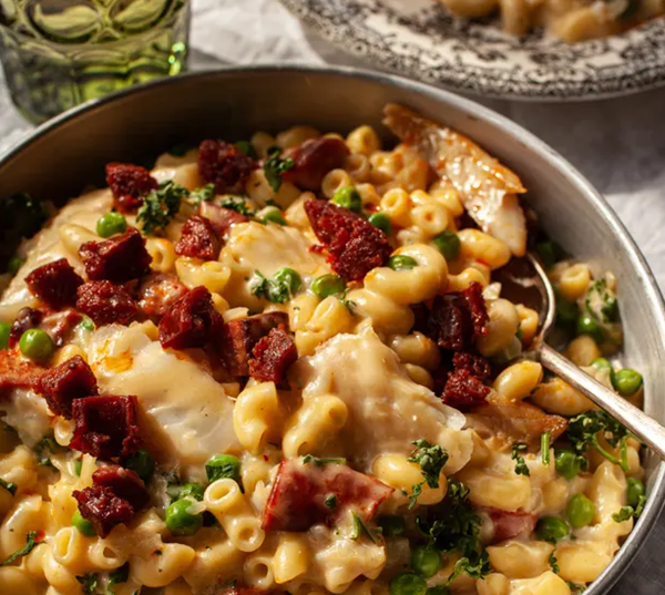 Smoked haddock, pea and chorizo macaroni cheese