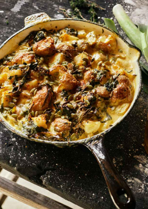 Smoked haddock with potatoes, spinach, cream and thyme