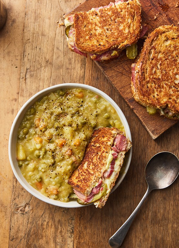 Smoked ham hock and split pea soup