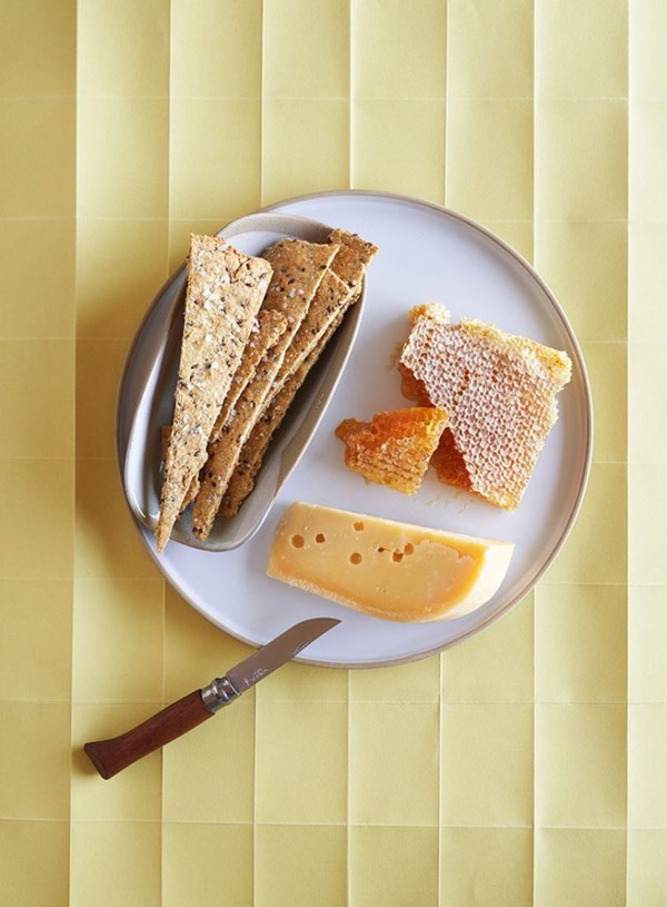 Smoked honeycomb with sea salt and rosemary crackers and cheese