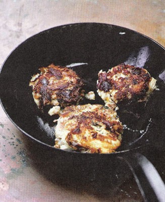 Smoked mackerel and bacon cakes