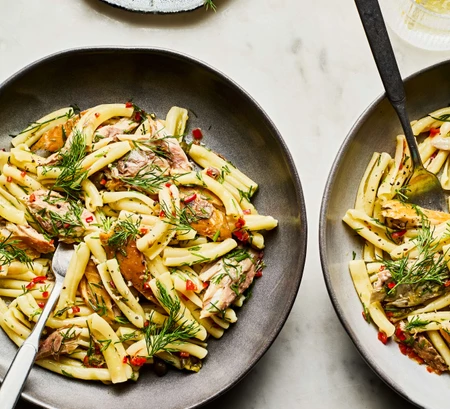 Smoked mackerel and dill pasta