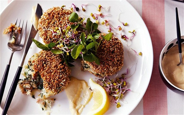 Smoked mackerel and oat fishcakes with horseradish mayonnaise