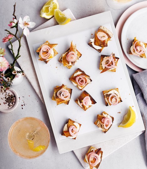 Smoked mackerel and quick-pickled shallot toasts