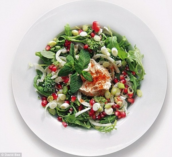 Smoked mackerel, broccoli and cherry tomatoes