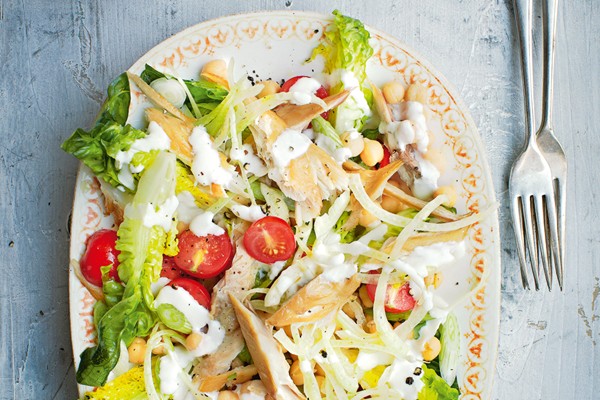 Smoked mackerel, fennel & chickpea salad with horseradish & yogurt dressing