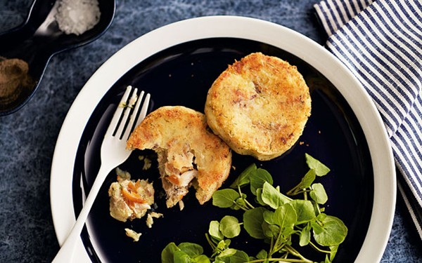 Smoked mackerel fishcakes