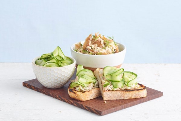  Smoked mackerel pâté with dill and cucumber quick pickle