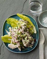 Smoked mackerel salad with crunchy vegetables