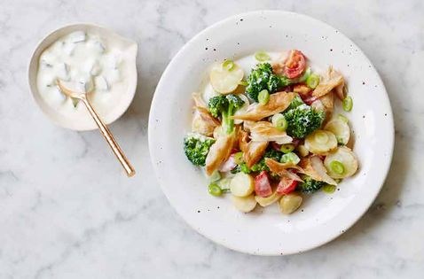 Smoked mackerel salad with lemon yoghurt dressing